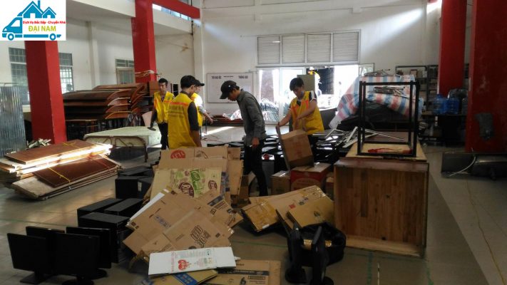Cho thuê công nhân bốc xếp tháo dỡ theo giờ, theo ngày, theo tuần, dài hạn 1 Cho thuê công nhân bốc xếp tháo dỡ theo giờ, theo ngày, theo tuần, dài hạn