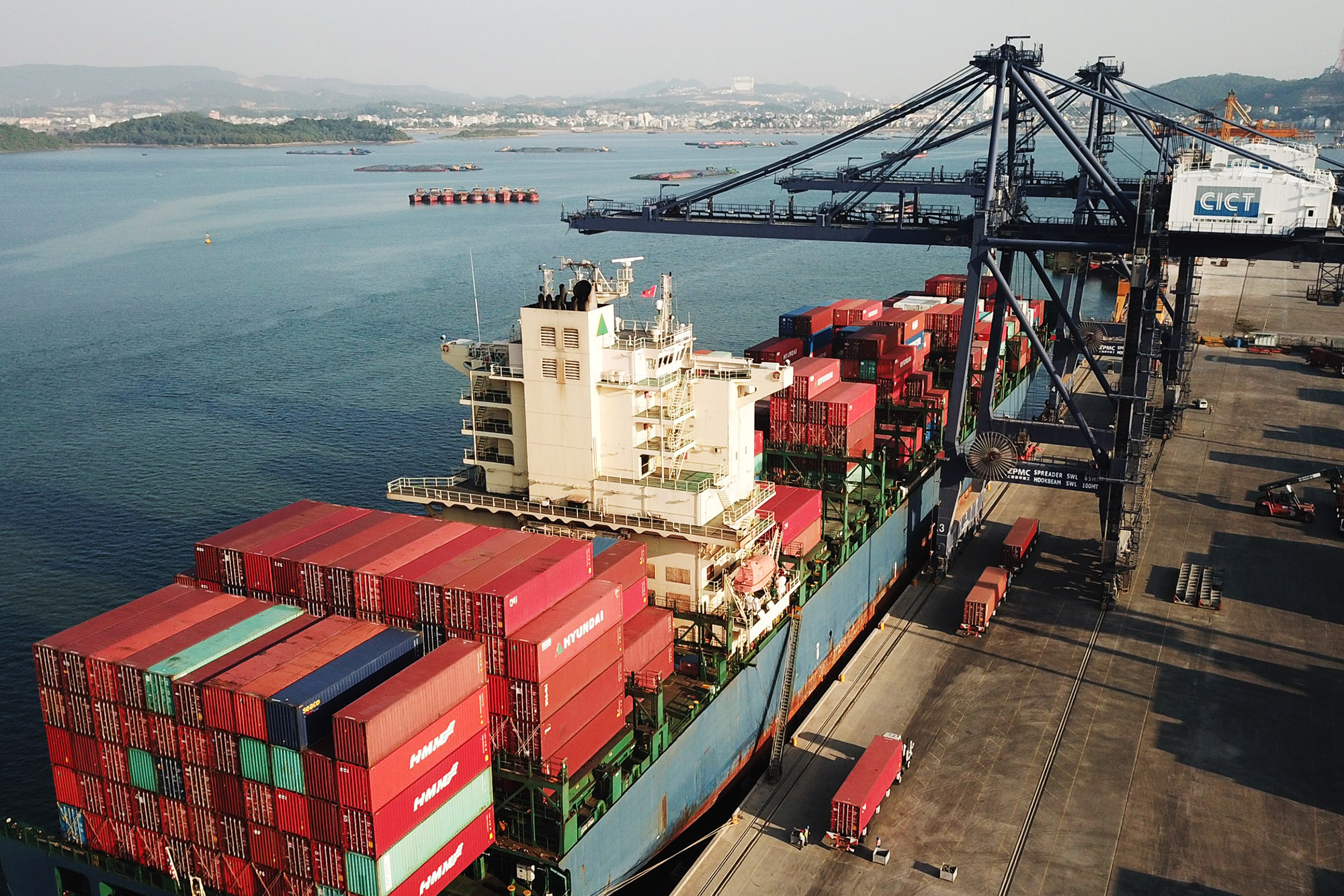Sản lượng hàng hoá qua cảng biển tăng trưởng tốt